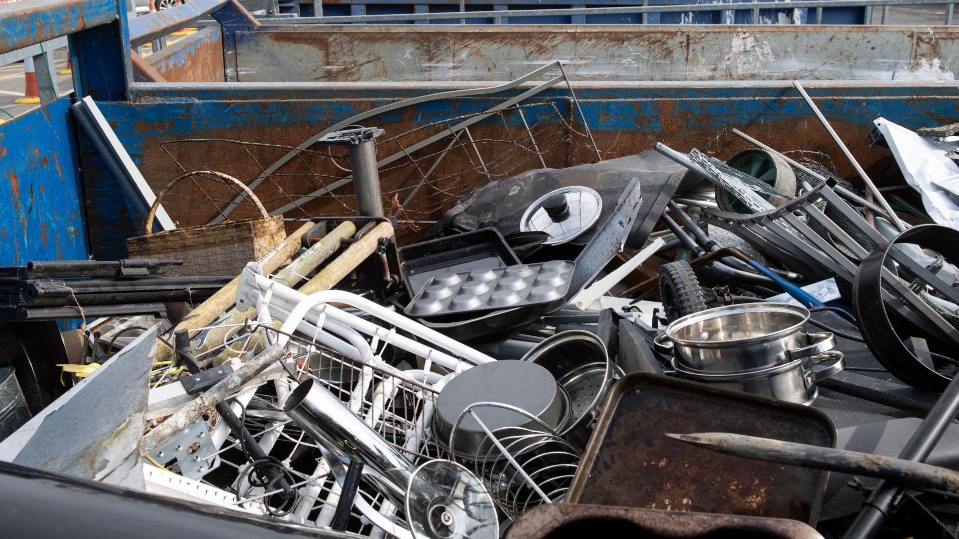 Lilys Rümpelteam - Aachen - Entrümpelung - Haushaltsauflösung - Betriebsauflösung - Transporte - Entsorgungen - Umzüge - Entrümpelungsfirma - Räumungen